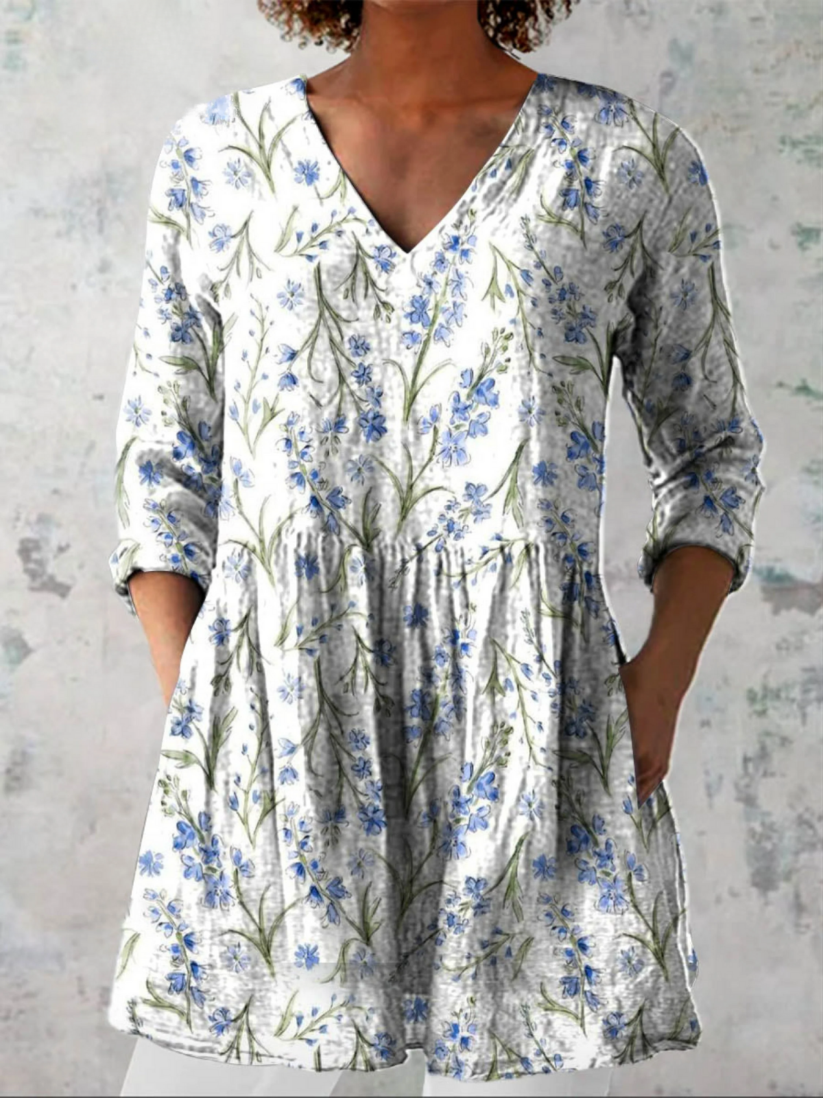 Jeanne - Long Blouse with V-Neck - White