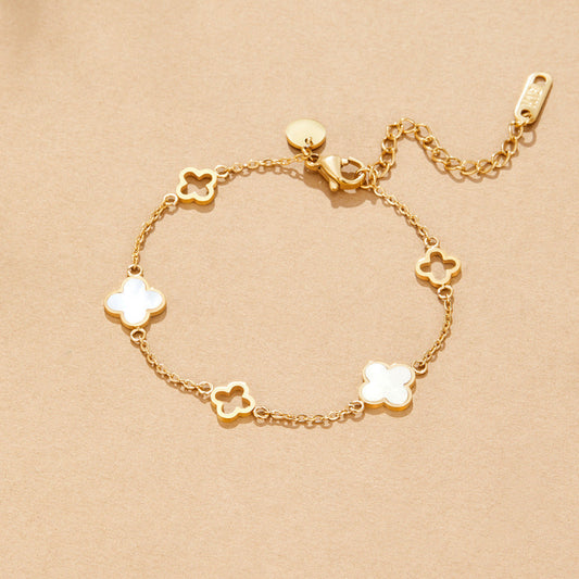 Olivia - Gold Clover Bracelet