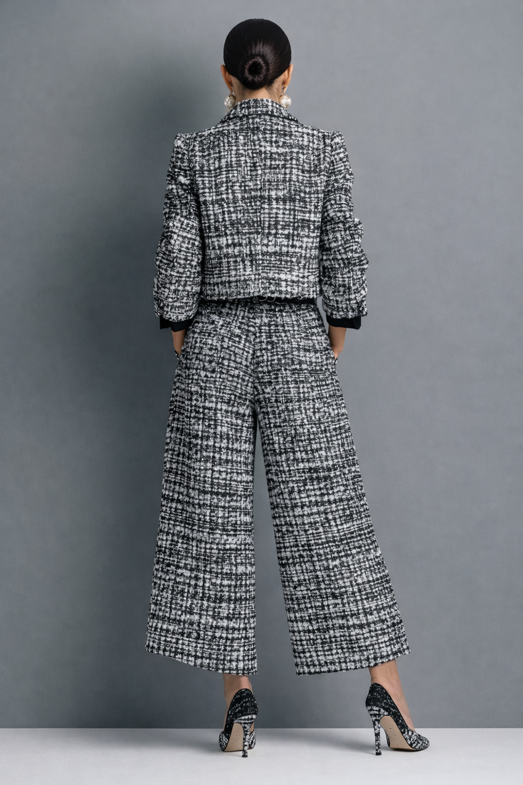 Delphine - Sophisticated and Versatile Set