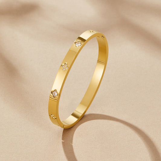 Charlotte - Gold Clover Bangle